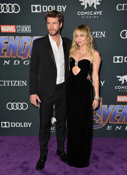 Miley Cyrus & Liam Hemsworth — Photo