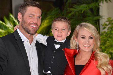 Carrie Underwood, Mike Fisher & Isaiah Fisher