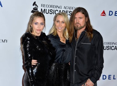 Miley Cyrus, Letitia Cyrus & Billy Ray Cyrus