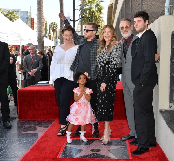 Elizabeth Ann Hanks, Chet Hanks, Michaiah Hanks, Rita Wilson, Tom Hanks & Truman Hanks — Zdjęcie stockowe