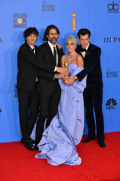 Mark Ronson, Lady Gaga, Andrew Wyatt y Anthony Rossomando — Foto de Stock