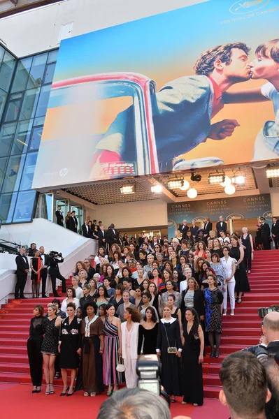 Cate Blanchett, Ava Duvernay, Khadja Nin, Thierry FREMAUX, Francoise Nyssen, Kristen Stewart, Lea Seydoux & kvinnor filmskapare — Stockfoto