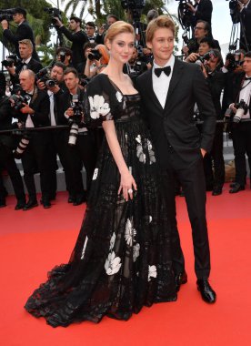 Elizabeth Debicki & Joe Alwyn