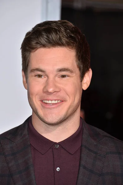 Adam Devine — Stockfoto