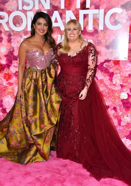 Priyanka Chopra & Rebel Wilson — Stock Photo, Image