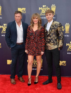 Lochlyn Munro, Madchen Amick & Hart Denton