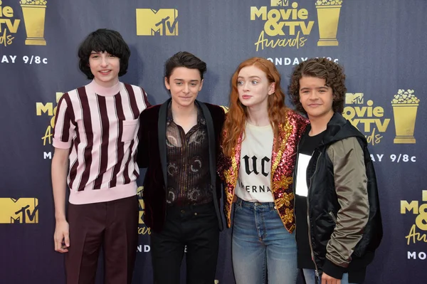 Fremdes Sterne finn wolfhard, noah schnapp, sadie sink & gaten matarazzo — Stockfoto