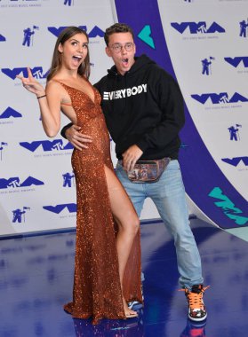 Mantık ve Jessica Andrea