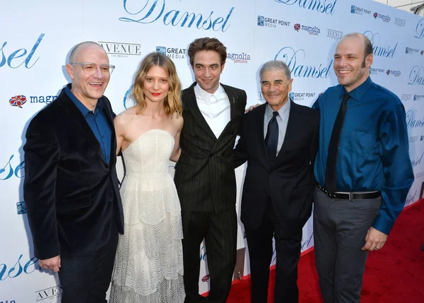 Mia Wasikowska, Robert Pattinson & Robert Forster — Foto de Stock