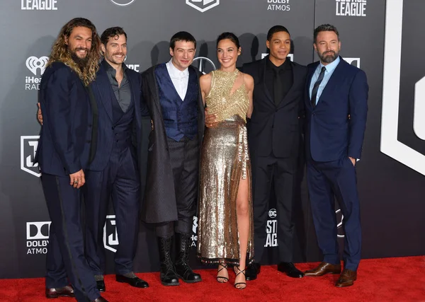 Jason Momoa, Henry Cavill, Ezra Miller, Gal Gadot, Ray Fisher, B — Foto de Stock