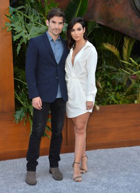 Ashley Iaconetti & Jared Haibon