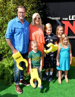 Tori Spelling, Dean Mcdermott & Aile