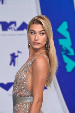 Hailey Baldwin