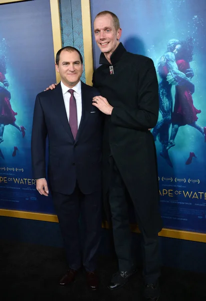 Michael Stuhlbarg y Doug Jones —  Fotos de Stock