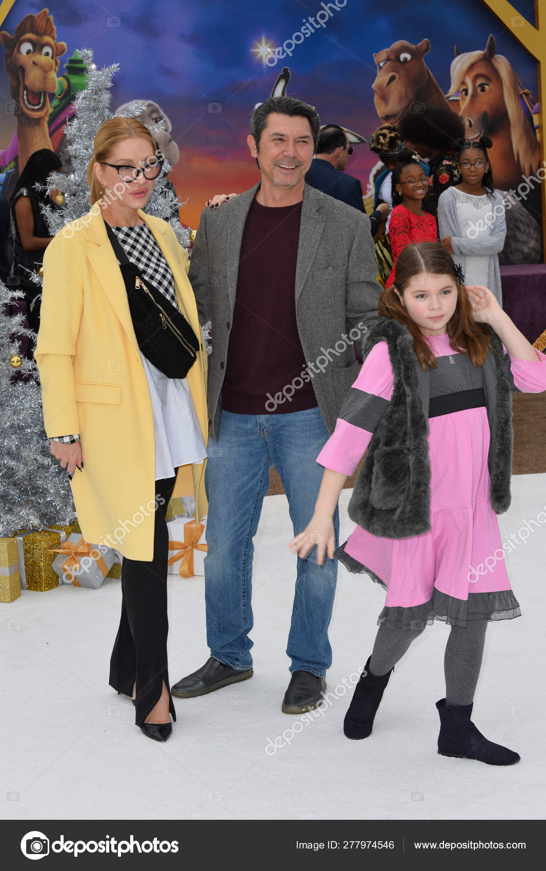 Lou Diamond Phillips, Yvonne Boismier Phillips & Indigo Sanara P