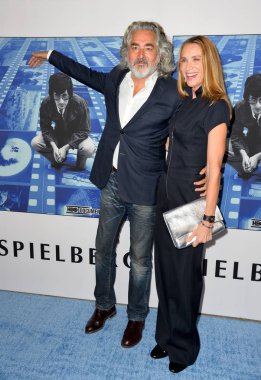 Kelly Lynch, Mitch Glazer