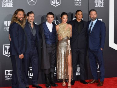 Jason Momoa, Henry Cavill, Ezra Miller, Gal Gadot, Ray Fisher, B