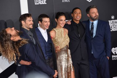 Jason Momoa, Henry Cavill, Ezra Miller, Gal Gadot, Ray Fisher, B