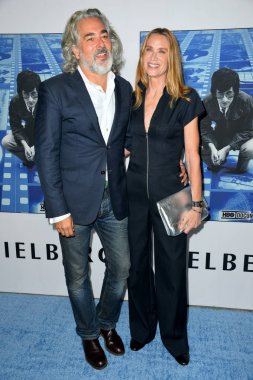 Kelly Lynch, Mitch Glazer