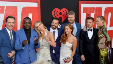 Ed Helms, Hannibal Buress, Annabelle Wallis, Jake Johnson, Isla 