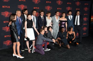 Yabancı Things cast