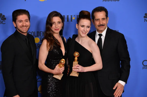 Michael Zegen, Marin Hinkle, Rachel Brosnahan y Tony Shalhoub — Foto de Stock