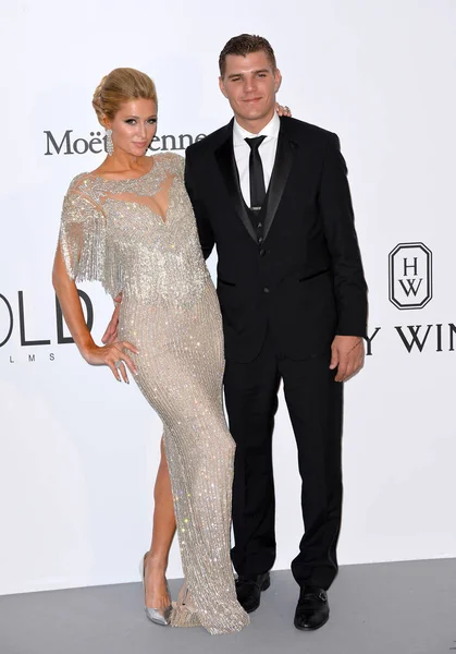Paris Hilton & Chris Zylka — Foto de Stock