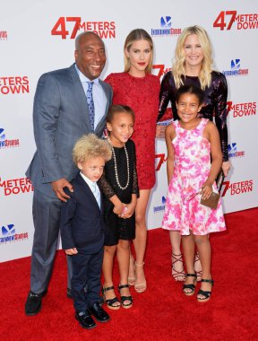 Byron Allen & Jennifer Lucas & Claire Holt & Olivia Allen & Chlo