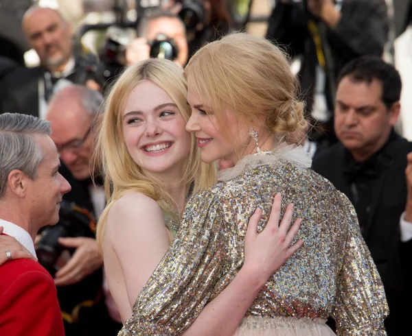 Nicole Kidman y Elle Fanning — Foto de Stock