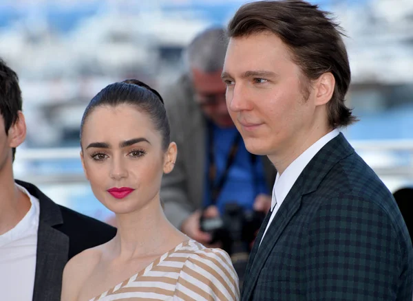 Paul Dano e Lily Collins — Foto Stock