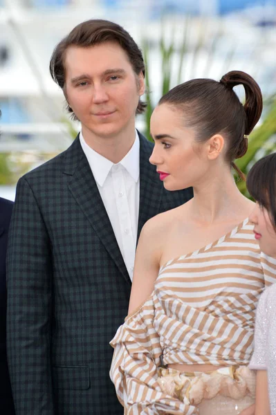 Paul Dano & Lily Collins — Stock Photo, Image