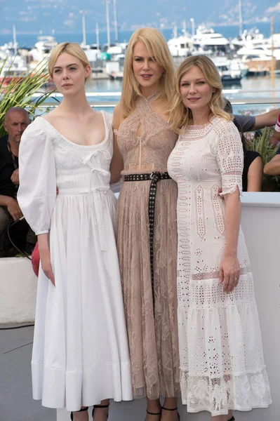 Elle Fanning, Nicole Kidman & Kirsten Dunst — Stock Photo, Image
