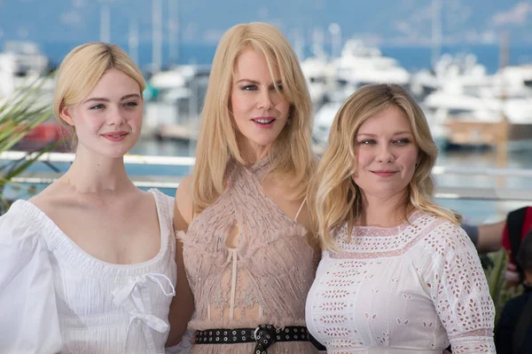 Elle Fanning, Nicole Kidman & Kirsten Dunst — Stock fotografie