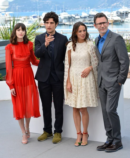 Stacy Martin, Louis Garrel, Michel Hazanavicius & Berenice Bejo — Foto de Stock