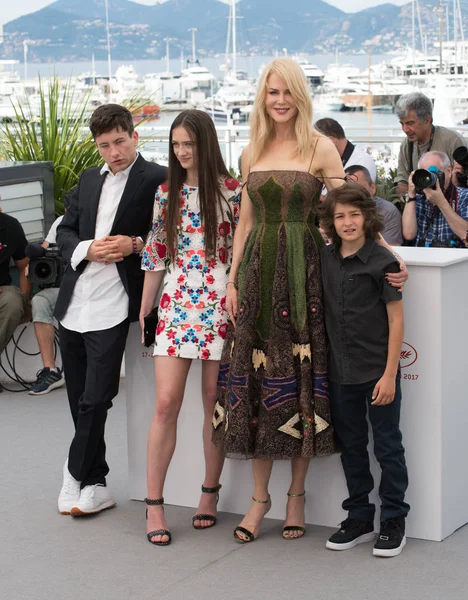 Nicole Kidman, Raffey Cassidy, Barry Keoghan y Sunny Suljic — Foto de Stock