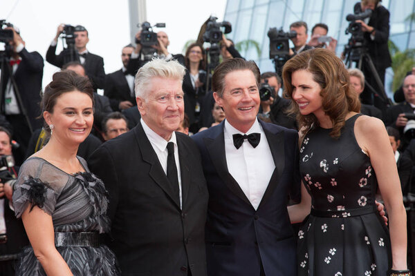 Эмили Стофл, Дэвид Линч, Кайл Маклахлан, Дезире Грубер
