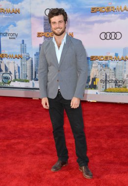 Beau Mirchoff