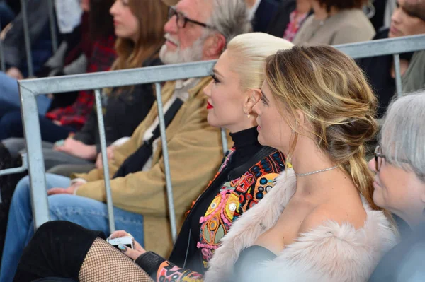 Gwen Stefani & Behati Prinsloo — Stock Photo, Image
