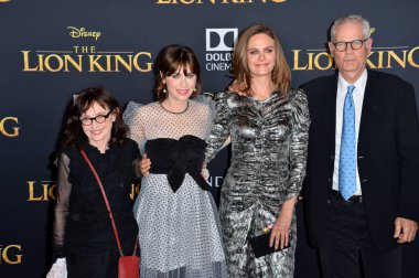 Mary Jo Deschanel, Zooey Deschanel, Emily Deschanel & Caleb Deschanel