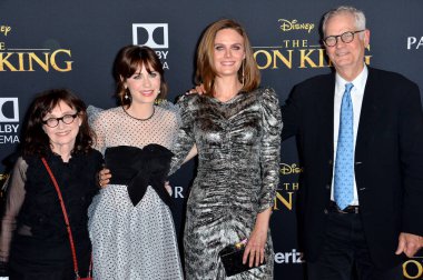 Mary Jo Deschanel, Zooey Deschanel, Emily Deschanel & Caleb Deschanel