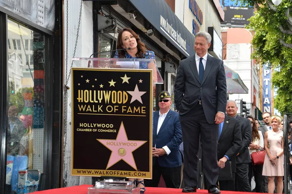 Patricia Heaton reggeli Gary Sinise — Stock Fotó