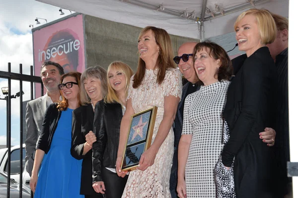 Chuck Lorre & Gemma Baker & Mimi Kennedy & Anna Faris & Allison Janney & Beth Hall & Jaime Pressly — Foto de Stock