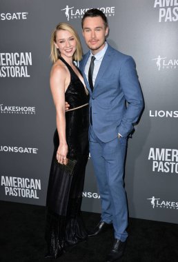 Valorie Curry & Sam Underwood