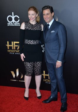 Bryce Dallas Howard & Edgar Ramirez