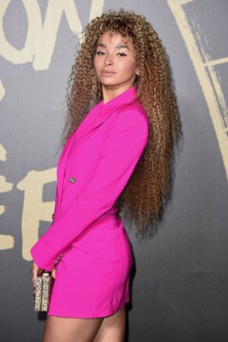 Ella Eyre