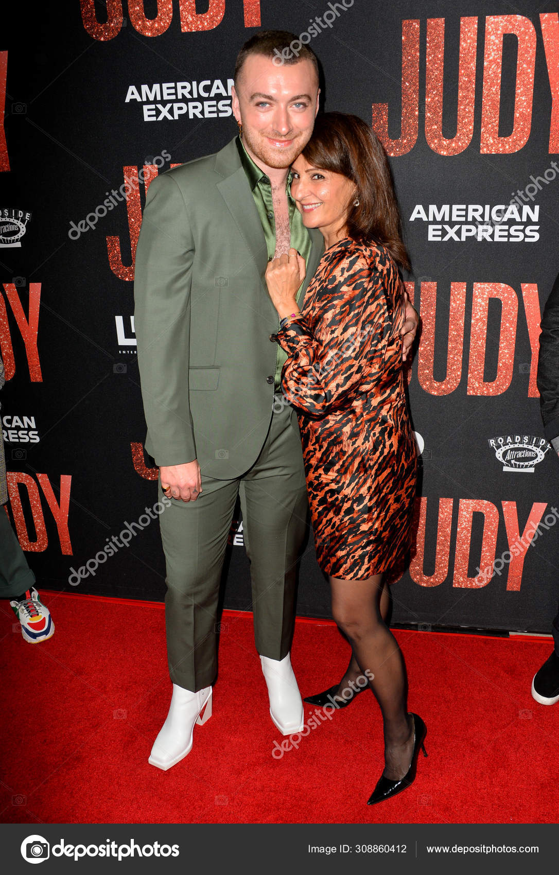 Сэм Смит И Ниа Вардалос – Стоковое Редакционное Фото.