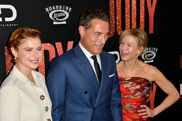 Jessie Buckley, Rufus Sewell & Renee — Foto Stock