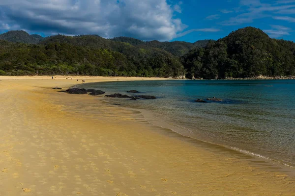 Praia em Able Tasman National Park Nova Zelândia — Fotografia de Stock