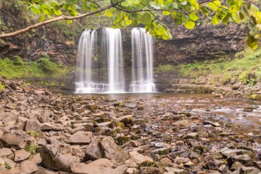 Brecon Beacons, akan su ile Galler doğal şelale şelale, şelale Uzun pozlama çekim