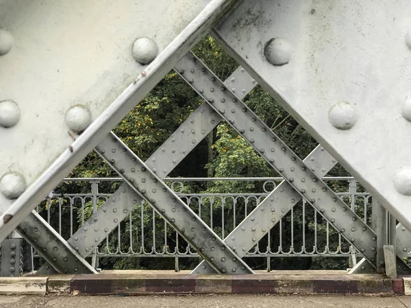 Una sección del puente de hierro en Valenca que cruza el río Minho —  Fotos de Stock